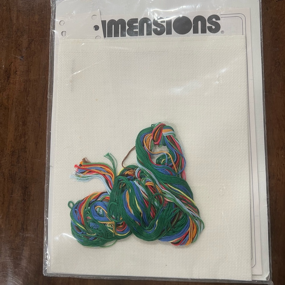 Dimensions Cross Stitch Kit 1984 Mothers Hearts and Hands, Stitching Frame Incl - Picture 5 of 6